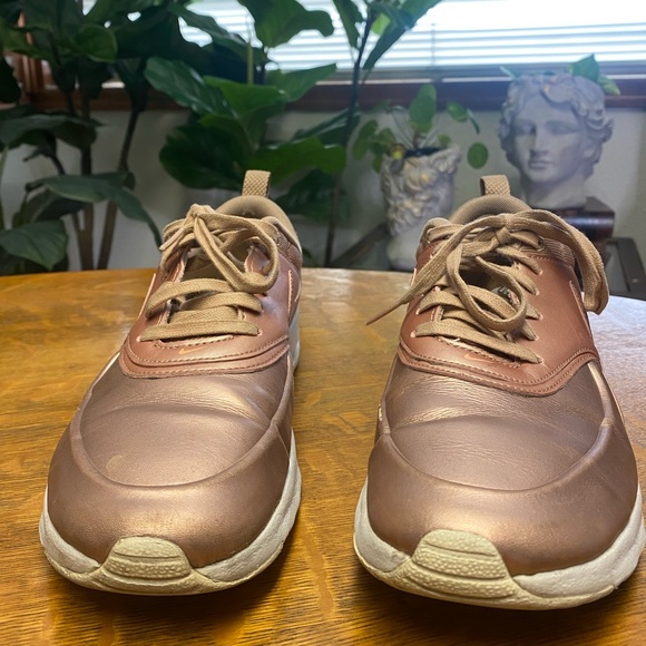 Nike | Bronze Rose Gold Pink Air Max Sneakers - Picture 5 of 8